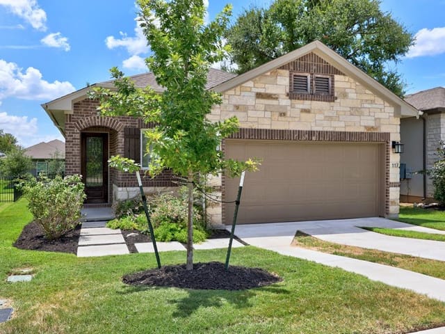 117 Monterey Oak TRL