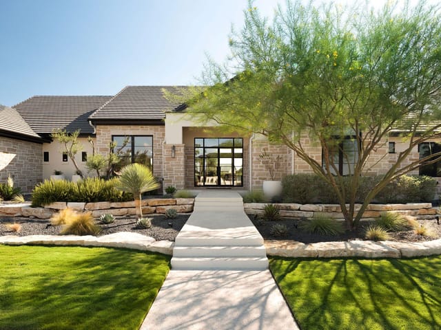 117 Stone Bluff DR