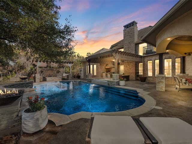 11700 Eagles Glen Dr