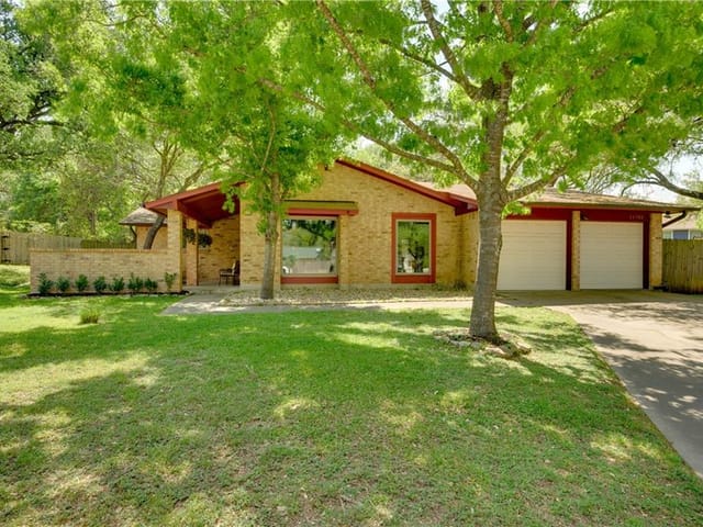 11702 CLIVDEN Cir