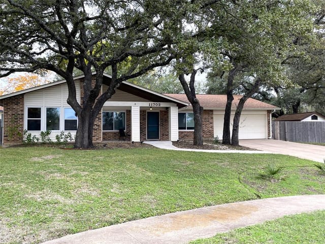 11702 Quartz Cir