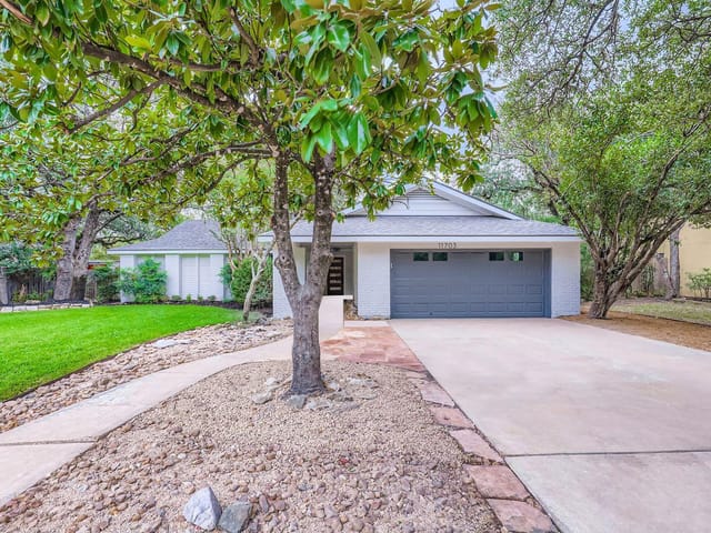 11703 Oak Knoll Dr