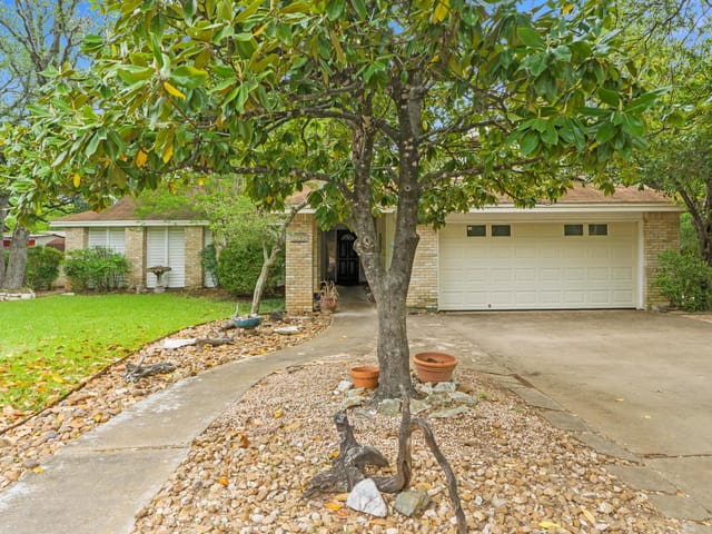 11703 Oak Knoll Dr