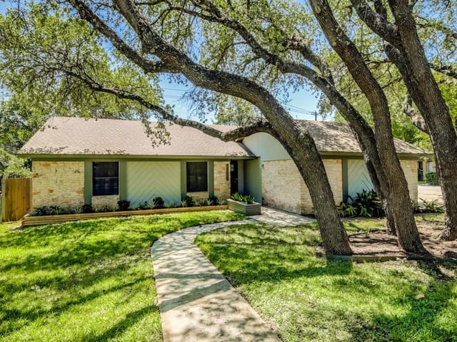 11707 Three Oaks Trl