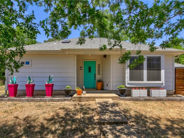 11708 Hornsby Dr