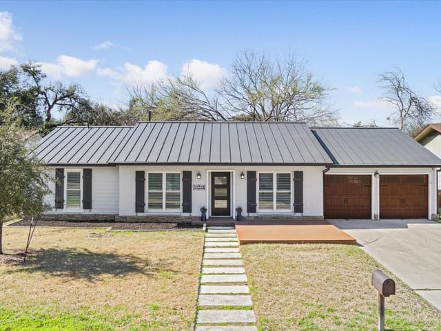 11710 Three Oaks Trl