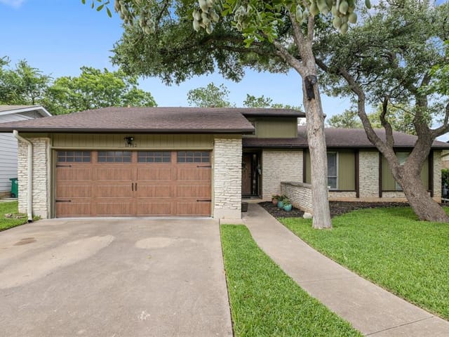 11712 Three Oaks Trl