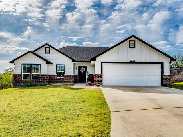 1172 Limestone Dr
