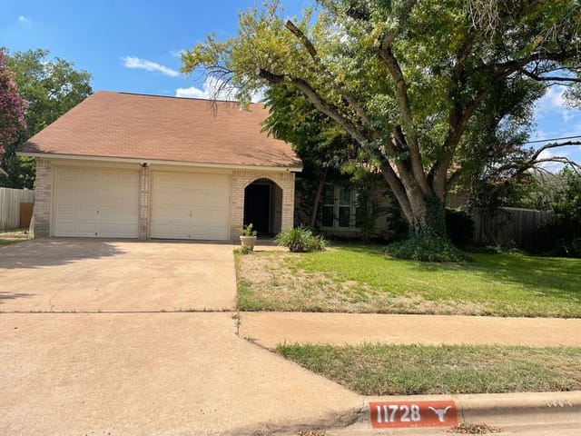11728 Santa Cruz Dr