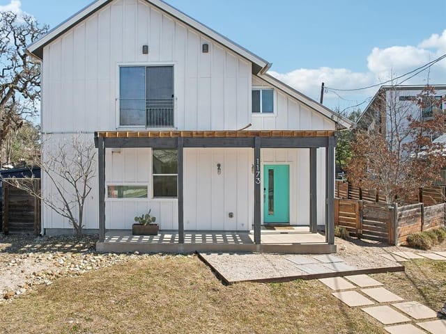 1173 Navasota St