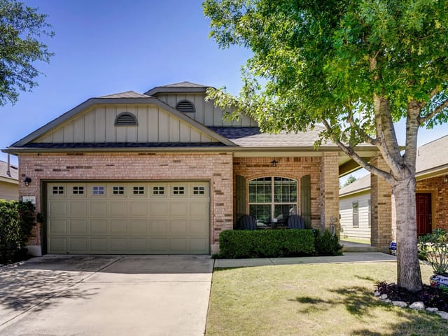 11736 Alexs Ln