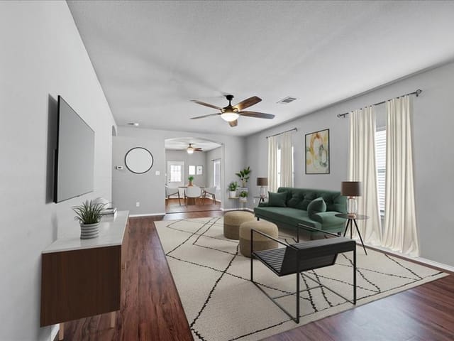 11736 Channing Dr