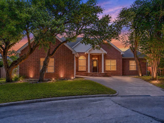 11737 Rydalwater Ln