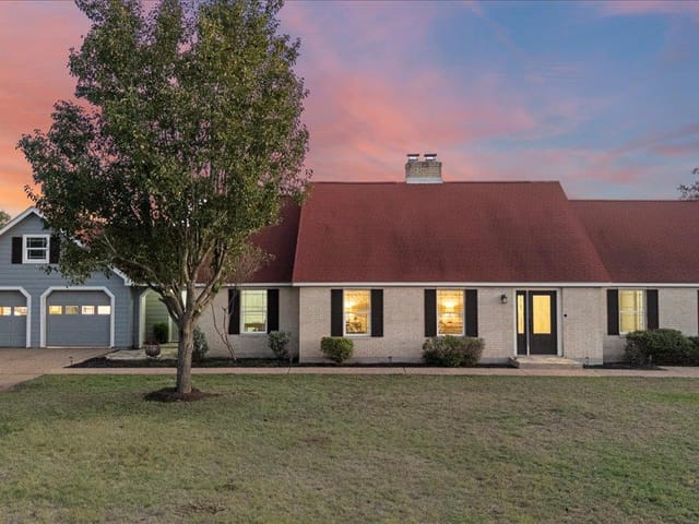 1180 Live Oak Loop
