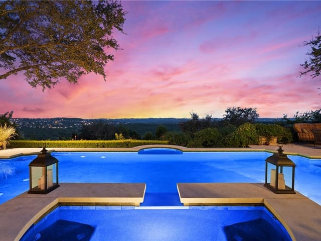 11801 Mira Mesa Dr