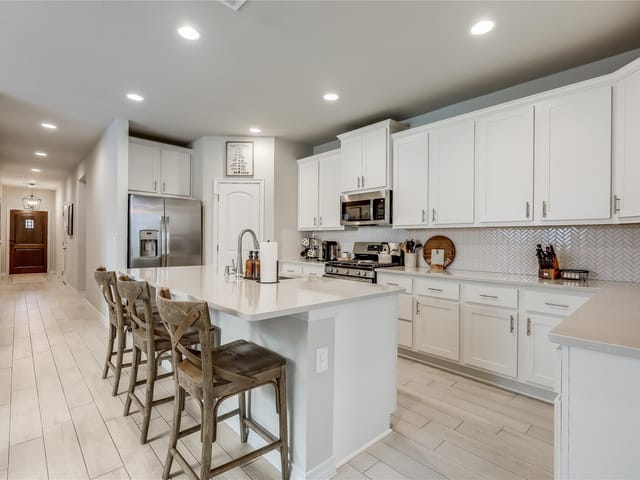 11801 Selkirk Dr