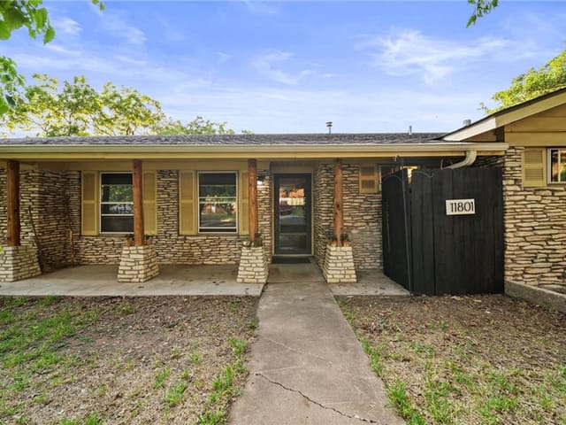 11801 Spring Hill Dr
