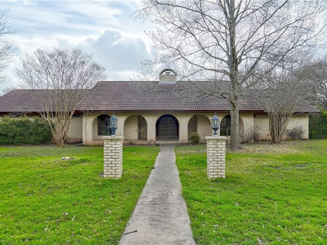 11805 Mustang Chase Rd