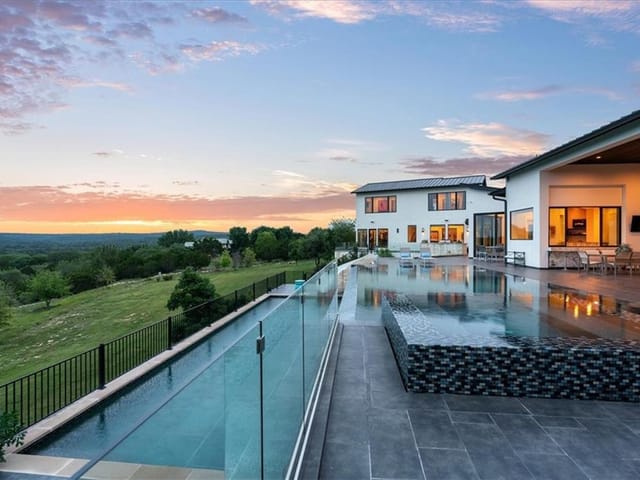 11805 Overlook Pass