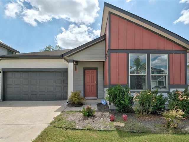 11805 Saddle Rock Dr