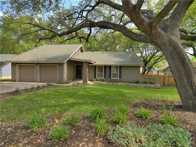 11805 THREE OAKS