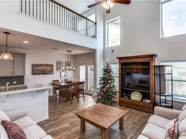 11807 Frenchie Ln
