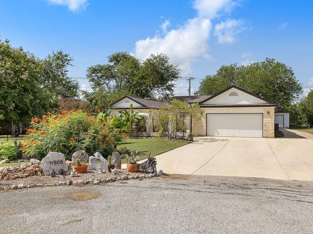 11808 Arnold LN
