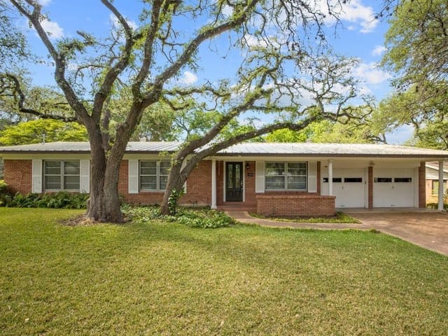 11814 Indianhead Dr