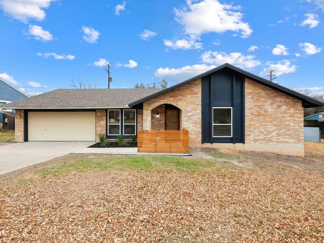 11815 Eubank DR