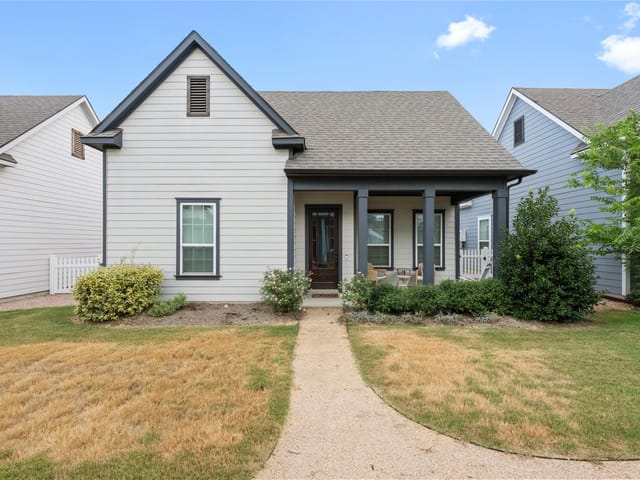 1182 Grant Wood Ave