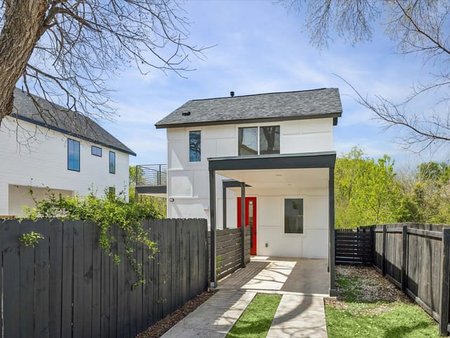 1182 Ridgeway DR Unit #B