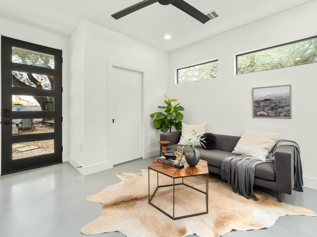 1183 Oakgrove Ave Unit #2