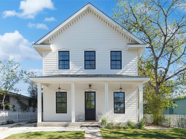 1185 Greenwood Ave