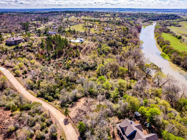 119 & 123 McCarthy Dr