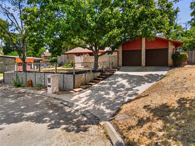 11900 Glenda Ct