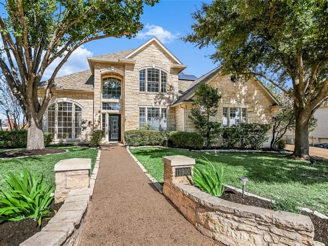 11900 Mira Mesa Dr