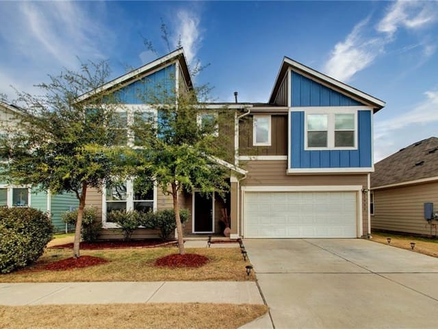11900 Saddle Rock Dr