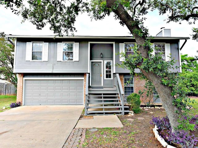 11901 Geode Dr