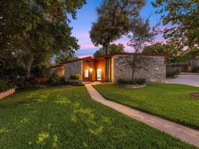 11901 Glenda Ct