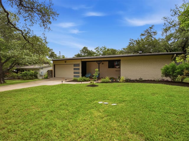 11901 North Oaks DR
