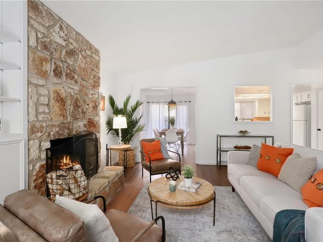 11901 Oak Knoll Dr