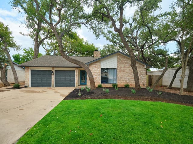 11901 Swan Dr