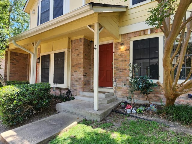 11901 Swearingen DR Unit #4