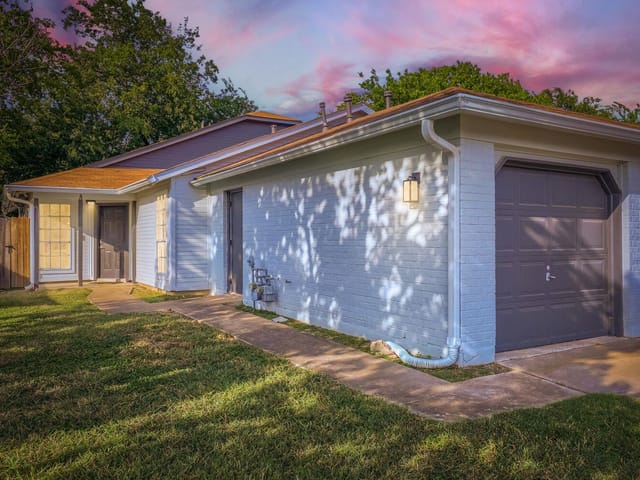 11904 Sunhillow BND