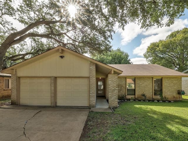 11905 Swan Dr