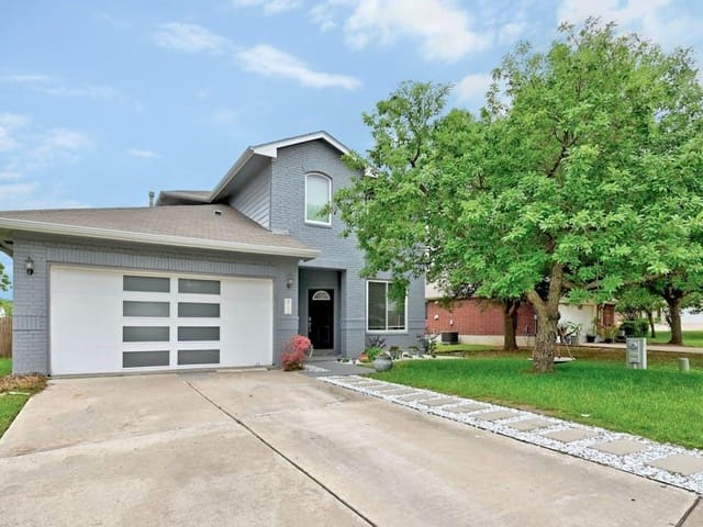 11909 Battle Bridge Dr