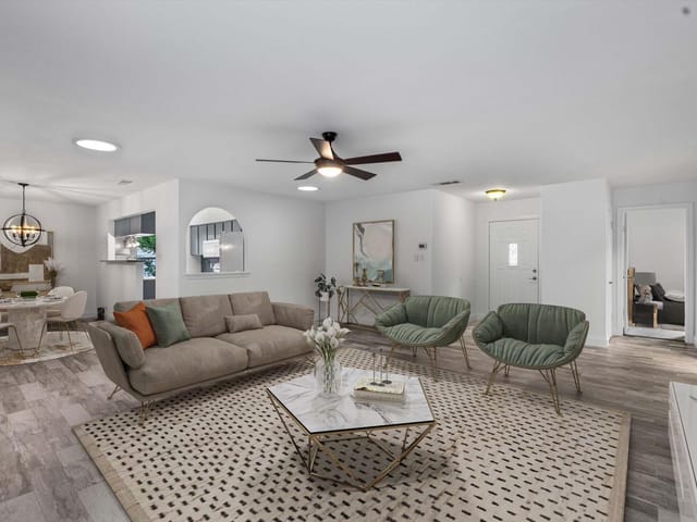 11910 Swan Dr