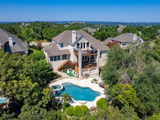 11916 Mira Mesa Dr