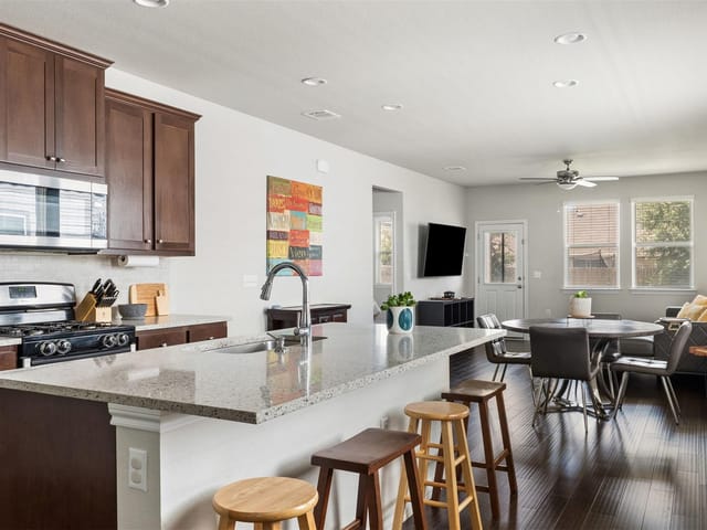 11917 Cimaizon DR