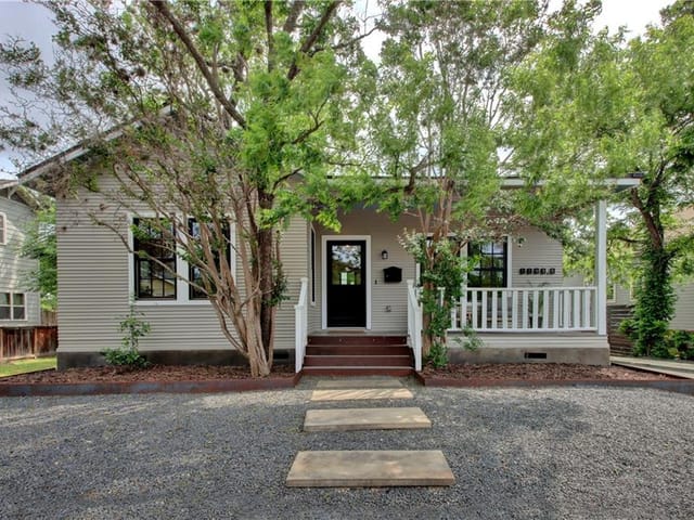 1193 1/2 San Bernard St Unit #A